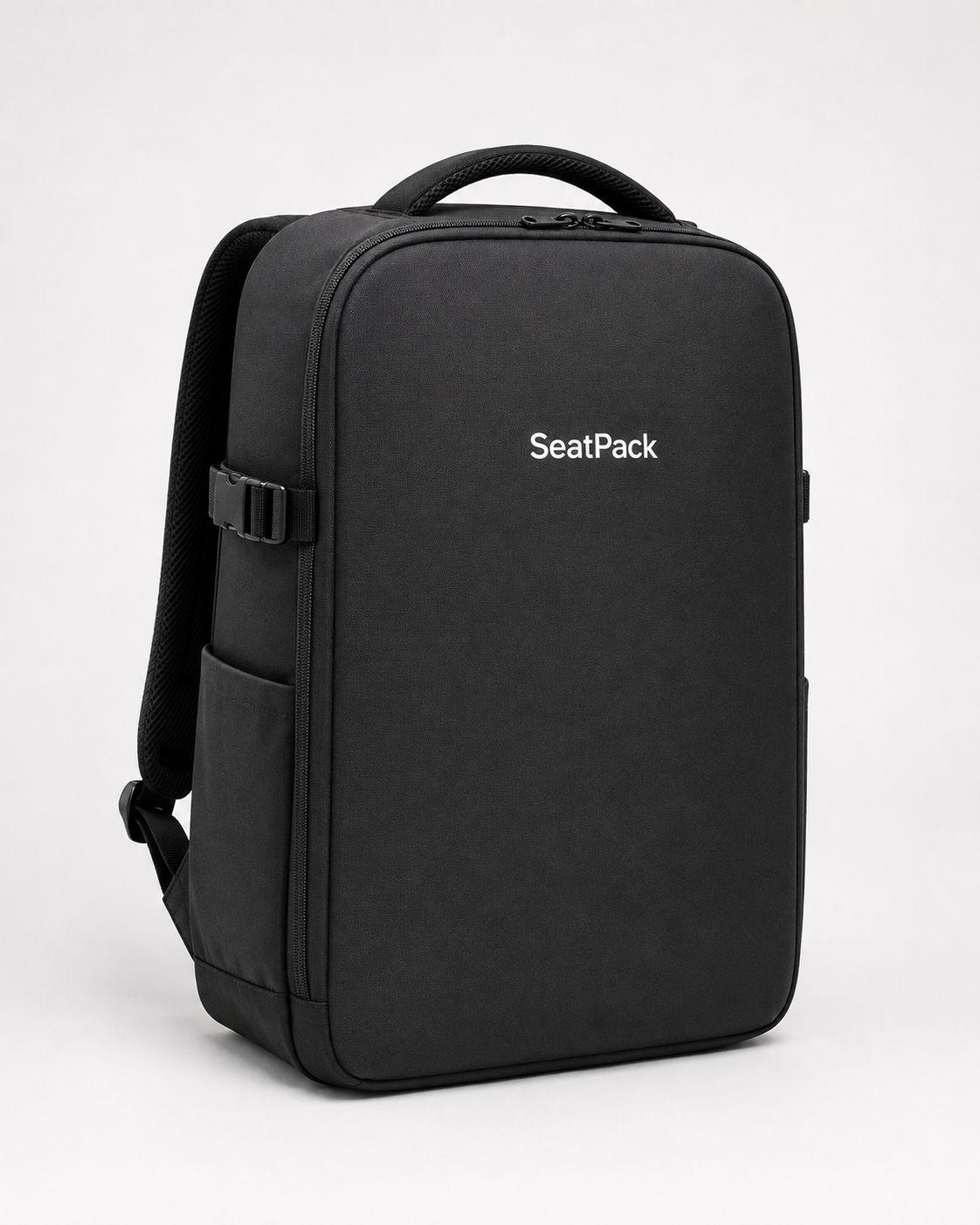 Mochila SeatPack negra cerrada en su formato de uso diario